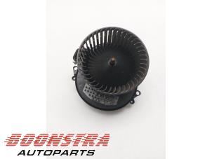 Gebruikte Kachel Ventilatiemotor BMW 3 serie (F30) 320i 2.0 16V Prijs € 24,95 Margeregeling aangeboden door Boonstra Autoparts