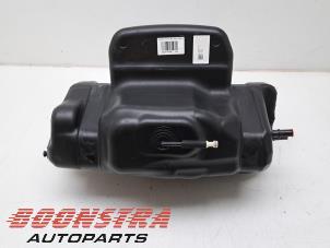 Gebruikte Tank adblue Iveco New Daily VI 35C18,35S18,40C18,50C18,60C18,65C18,70C18 Prijs € 604,94 Inclusief btw aangeboden door Boonstra Autoparts