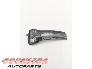 Gebruikte Knipperlicht spiegel rechts Mercedes A (177.0) 1.3 A-250 e Turbo 16V Prijs € 54,95 Margeregeling aangeboden door Boonstra Autoparts