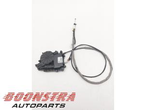 Gebruikte Sluithulpmotor achterklep BMW 5 serie (F10) 535d xDrive 24V Prijs € 84,95 Margeregeling aangeboden door Boonstra Autoparts