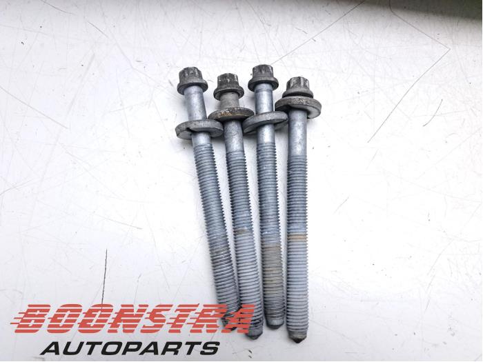 Subframe van een Mercedes-Benz C Estate (S205) C-180 1.6 16V BlueEfficiency 2019