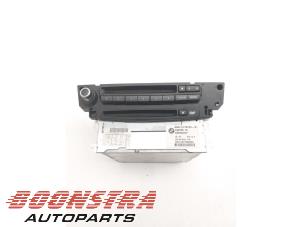 Gebruikte Radio BMW M5 (E60) 5.0 V10 40V Prijs € 399,00 Margeregeling aangeboden door Boonstra Autoparts