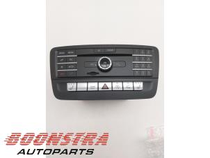 Gebruikte Radio Mercedes CLA (117.3) 1.6 CLA-180 16V Prijs € 499,95 Margeregeling aangeboden door Boonstra Autoparts
