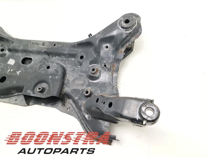 Subframe van een Ford Transit Custom 2.0 TDCi 16V Eco Blue 130 2020