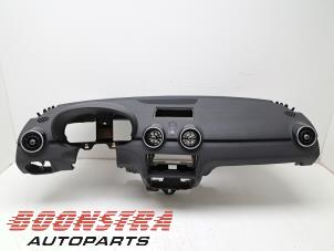 Gebruikte Dashboard Audi A1 Sportback (8XA/8XF) 1.0 TFSI Ultra 12V Prijs € 793,95 Margeregeling aangeboden door Boonstra Autoparts