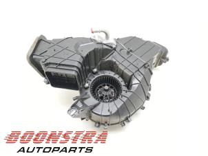 Gebruikte Chaufagebak Volkswagen Transporter/Caravelle T6 2.0 TSI Prijs € 60,44 Inclusief btw aangeboden door Boonstra Autoparts