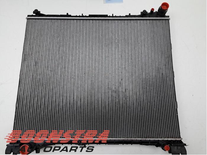 Radiateur van een Land Rover Range Rover IV (LG) 4.4 SDV8 32V 2018
