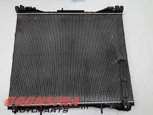 Gebruikte Radiateur Landrover Range Rover IV (LG) 4.4 SDV8 32V Prijs € 97,95 Margeregeling aangeboden door Boonstra Autoparts