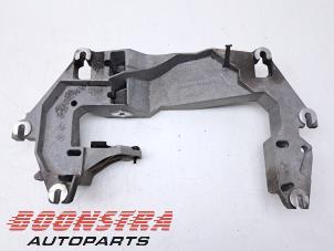 Gebruikte Versnellingsbak Steun BMW X5 (F15) Prijs € 147,56 Inclusief btw aangeboden door Boonstra Autoparts