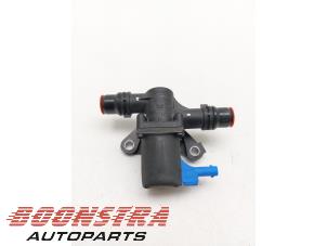 Gebruikte Koelvoeistof regelklep Elektrisch Peugeot 208 II (UB/UH/UP) e-208 50 kWh Prijs € 36,24 Inclusief btw aangeboden door Boonstra Autoparts