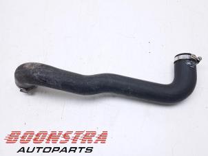 Gebruikte Intercooler Buis Landrover Range Rover IV (LG) 4.4 SDV8 32V Prijs € 32,95 Margeregeling aangeboden door Boonstra Autoparts