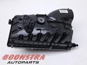 Gebruikte Luchtfilterhuis Landrover Range Rover IV (LG) 4.4 SDV8 32V Prijs € 99,95 Margeregeling aangeboden door Boonstra Autoparts