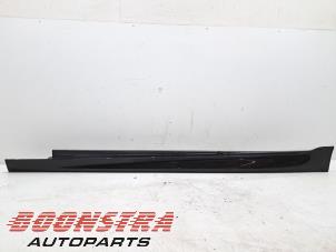 Gebruikte Sideskirt links BMW 5 serie (F10) 535d xDrive 24V Prijs € 42,95 Margeregeling aangeboden door Boonstra Autoparts