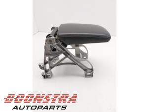 Gebruikte Armleuning Audi A5 Sportback (F5A/F5F) 1.4 TFSI 16V Prijs € 99,95 Margeregeling aangeboden door Boonstra Autoparts