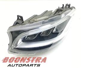 Gebruikte Koplamp links Mercedes Sprinter 3,5t (907.6/910.6) 319 CDI 3.0 V6 24V RWD Prijs € 725,94 Inclusief btw aangeboden door Boonstra Autoparts
