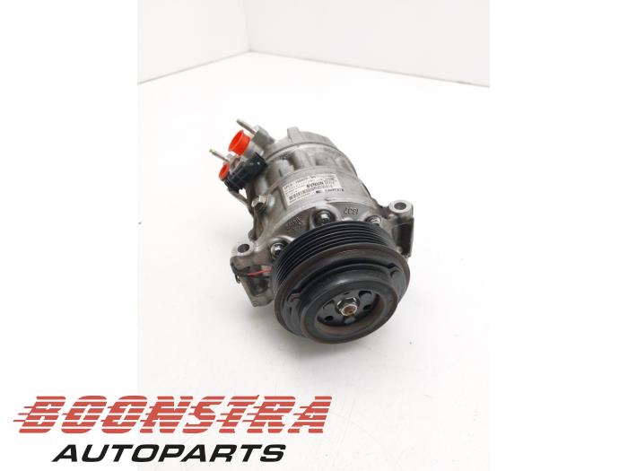 Gebruikte Pomp Airco Landrover Range Rover IV (LG) 4.4 SDV8 32V Prijs € 99,95 Margeregeling aangeboden door Boonstra Autoparts