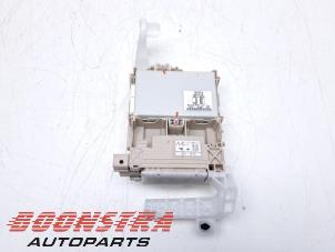 Gebruikte Zekeringkast Peugeot 108 1.0 12V VVT-i Prijs € 78,59 Inclusief btw aangeboden door Boonstra Autoparts