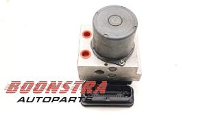 Gebruikte ABS Pomp Landrover Range Rover IV (LG) 4.4 SDV8 32V Prijs € 259,95 Margeregeling aangeboden door Boonstra Autoparts