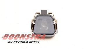 Gebruikte Regensensor Landrover Range Rover IV (LG) 4.4 SDV8 32V Prijs € 24,95 Margeregeling aangeboden door Boonstra Autoparts