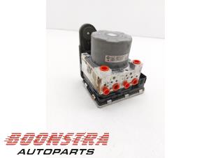 Gebruikte ABS Pomp Volkswagen Golf VII (AUA) 2.0 GTI 16V Performance Package Prijs € 99,95 Margeregeling aangeboden door Boonstra Autoparts