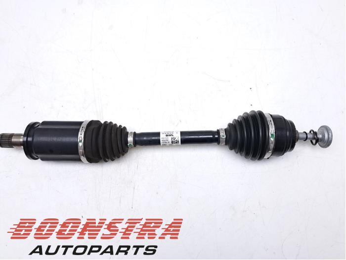 Gebruikte Aandrijfas links-voor BMW 2 serie (G42/G87) M240i xDrive 3.0 Turbo 24V Prijs € 499,95 Margeregeling aangeboden door Boonstra Autoparts