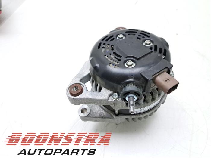 Dynamo van een Fiat 500X (334) 1.3 16V 2020