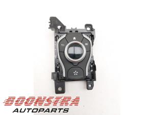 Gebruikte Bediening boordcomputer Renault Talisman Estate (RFDK) 1.3 TCE 140 16V Prijs € 78,59 Inclusief btw aangeboden door Boonstra Autoparts