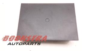 Gebruikte Draadloze oplader Renault Talisman Estate (RFDK) 1.3 TCE 140 16V Prijs € 72,54 Inclusief btw aangeboden door Boonstra Autoparts