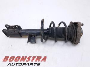 Gebruikte Mac Phersonpoot rechts-voor Mercedes CLA (117.3) 1.6 CLA-180 16V Prijs € 99,95 Margeregeling aangeboden door Boonstra Autoparts