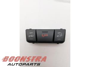 Gebruikte SOS knop Mercedes GLE (W166) 350d 3.0 V6 24V BlueTEC 4-Matic Prijs € 24,95 Margeregeling aangeboden door Boonstra Autoparts