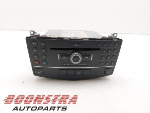 Gebruikte Radio Mercedes C Estate (S204) 2.2 C-200 CDI 16V . Prijs € 149,95 Margeregeling aangeboden door Boonstra Autoparts