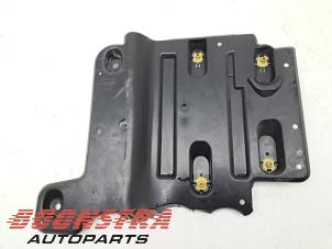 Gebruikte Bodem beschermplaat Opel Vivaro Vivaro-e, Electric Prijs € 44,71 Inclusief btw aangeboden door Boonstra Autoparts