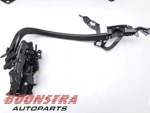 Gebruikte Schuifdak Motor BMW M4 (F83) 3.0 24V Turbo Competition Package Prijs € 219,95 Margeregeling aangeboden door Boonstra Autoparts