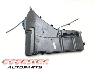 Gebruikte Ruitensproeiertank voor BMW i5 (G60) eDrive40 84 kWh Prijs € 60,44 Inclusief btw aangeboden door Boonstra Autoparts