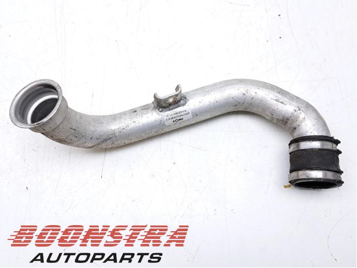 Gebruikte Intercooler Buis Mercedes C (W205) C-400 3.0 V6 Turbo 4-Matic Prijs € 24,95 Margeregeling aangeboden door Boonstra Autoparts