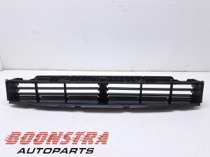 Gebruikte Luchtgeleider BMW 5 serie (G60) 530e 2.0 TwinPower Turbo 16V Prijs € 79,94 Inclusief btw aangeboden door Boonstra Autoparts