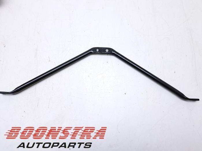 Gebruikte Frontdeel steun BMW 5 serie (G60) 530e 2.0 TwinPower Turbo 16V Prijs € 48,34 Inclusief btw aangeboden door Boonstra Autoparts