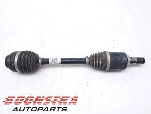 Gebruikte Aandrijfas links-voor BMW 2 serie Gran Tourer (F46) 216d 1.5 TwinPower Turbo 12V Prijs € 143,95 Margeregeling aangeboden door Boonstra Autoparts