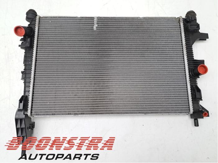 Gebruikte Radiateur Ford Focus 3 Wagon 1.0 Ti-VCT EcoBoost 12V 100 Prijs € 29,95 Margeregeling aangeboden door Boonstra Autoparts