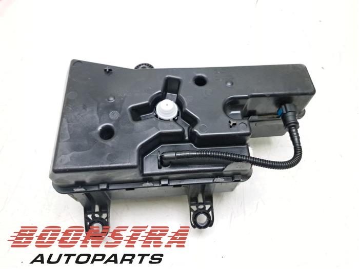 Gebruikte Tank adblue Opel Movano 2.2 D 140 Prijs € 107,63 Inclusief btw aangeboden door Boonstra Autoparts