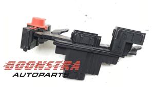 Gebruikte Zekeringkast BMW 5 serie (G60) 530e 2.0 TwinPower Turbo 16V Prijs € 42,29 Inclusief btw aangeboden door Boonstra Autoparts