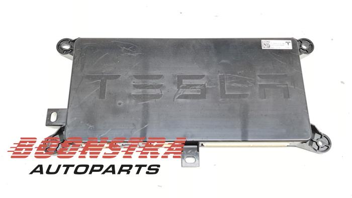 Gebruikte Computer Body Control Tesla Model X EV AWD Prijs € 82,60 Margeregeling aangeboden door Boonstra Autoparts