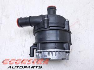 Gebruikte Waterpomp Cupra Formentor 1.4 e-Hybrid VZ 16V Prijs € 24,95 Margeregeling aangeboden door Boonstra Autoparts