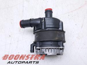 Gebruikte Waterpomp Cupra Formentor 1.4 e-Hybrid VZ 16V Prijs € 24,95 Margeregeling aangeboden door Boonstra Autoparts