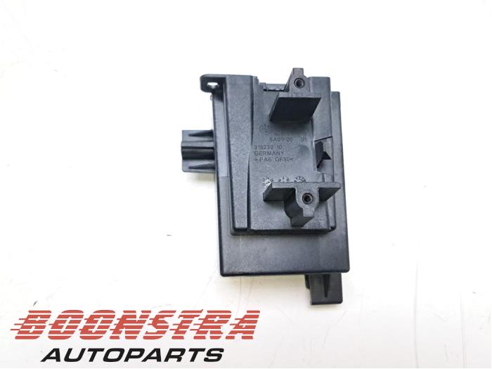 Gebruikte Module (diversen) BMW 5 serie (G60) 530e 2.0 TwinPower Turbo 16V Prijs € 49,95 Inclusief btw aangeboden door Boonstra Autoparts