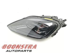 Gebruikte Linker Koplamp Porsche Cayenne III (9YA) 3.0 V6 24V Turbo E-Hybrid Prijs € 849,95 Margeregeling aangeboden door Boonstra Autoparts
