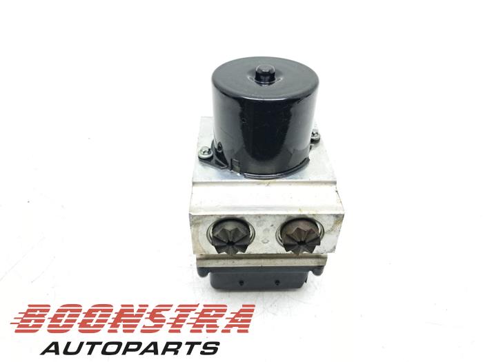 Gebruikte ABS Pomp Dodge Ram 1500 Crew Cab (DS/DJ/D2) 5.7 V8 Hemi 2500 4x4 Prijs € 211,69 Inclusief btw aangeboden door Boonstra Autoparts
