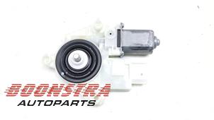 Gebruikte Portierruitmotor BMW X3 (G01) xDrive 30e 2.0 TwinPower Turbo 16V Prijs € 24,95 Margeregeling aangeboden door Boonstra Autoparts