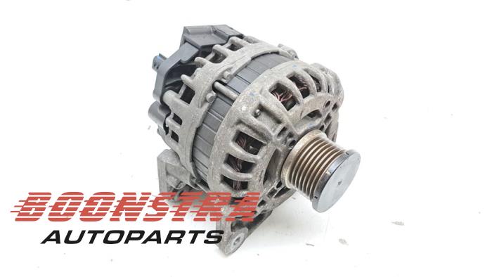 Gebruikte Dynamo Renault Captur I (2R) 0.9 Energy TCE 12V Prijs € 29,95 Margeregeling aangeboden door Boonstra Autoparts