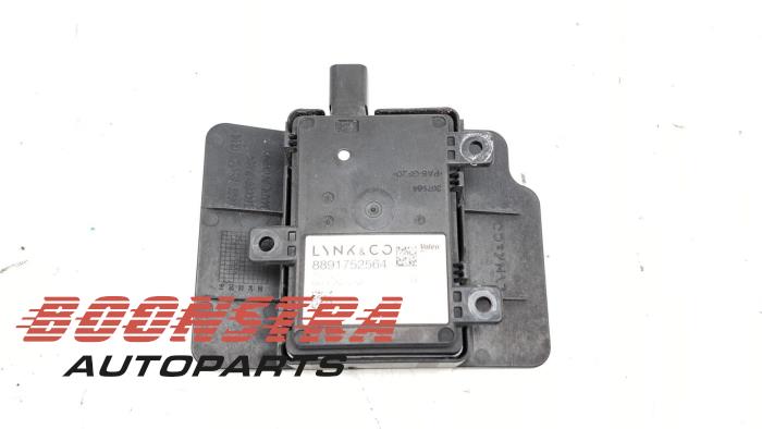 Gebruikte Dode hoek sensor Lynk &amp; Co 01 1.5 PHEV Prijs € 56,16 Margeregeling aangeboden door Boonstra Autoparts